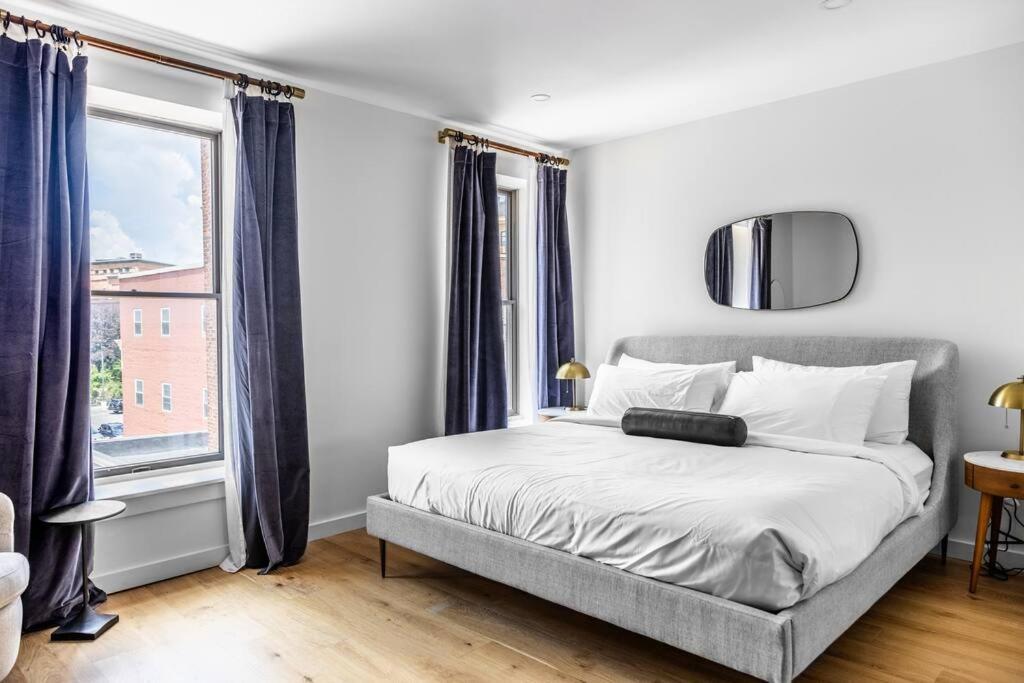 The Phenix Historic Dtwn Hotel, King Bed, Room # 309 Bangor Eksteriør billede